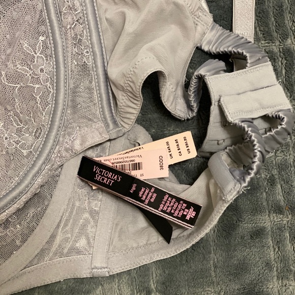 Victoria’s Secret bra - Picture 3 of 3